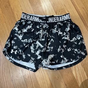 2 girls shorts, size M